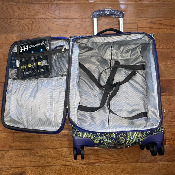 London Fog Bags London Fog Mayfair Lightweight 2 Expandable 8 Wheel